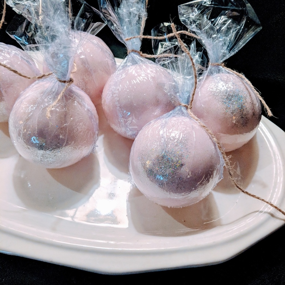 ๐ Sold out! Geranium Bath Bomb ๐ - Picture 3 of 4